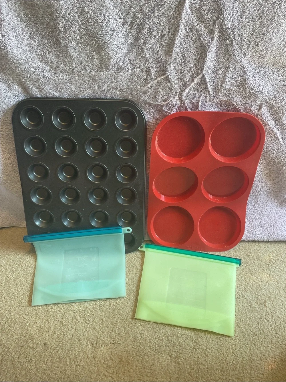 Bakeware Set with Black Mini Muffin Tray & Red 6-Cup Silicone Mold